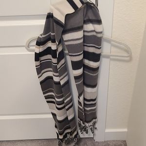 Fleece striped scarf